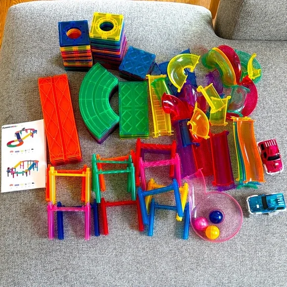 106 PicassoTiles 2-in-1 magnetic marble run set/Racing track set - Picture 1 of 12